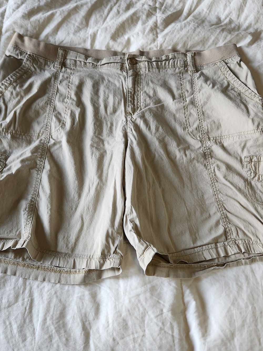 Light Beige Women’s Casual Cargo Shorts